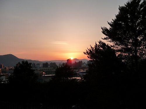 ぼうず山からの夕日０９年４月３０日１.jpg